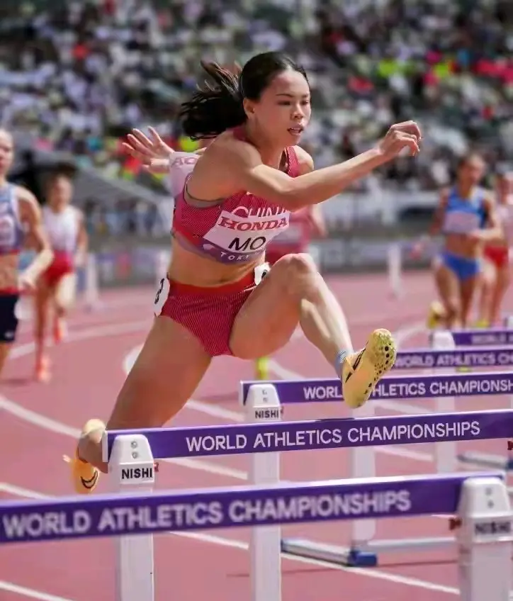 amp, 当大屏幕亮, 莫家蝶的跨 amp, 当大屏幕亮, 莫家蝶的跨